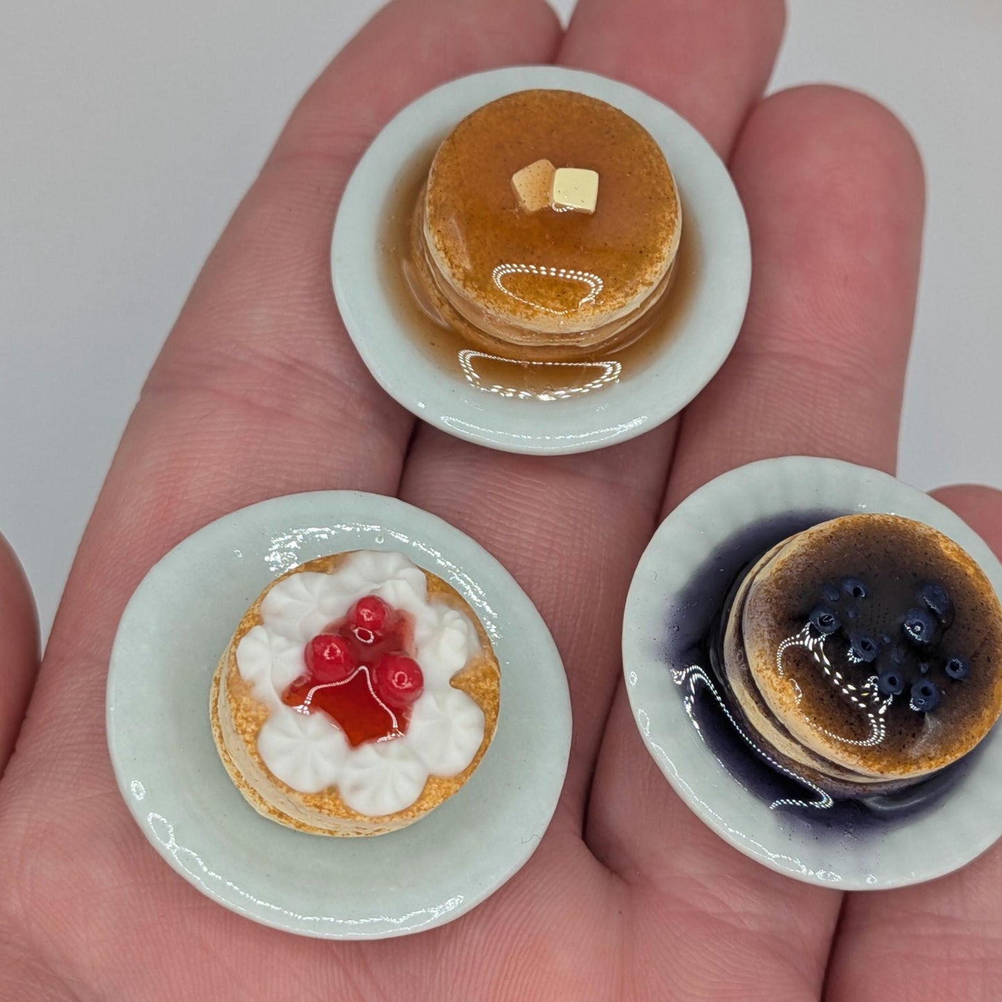 Dollhouse Pancakes | 1:12 Scale Miniature Food | Handmade Polymer Clay Breakfast Sweets (Syrup, Berries, Butter)
